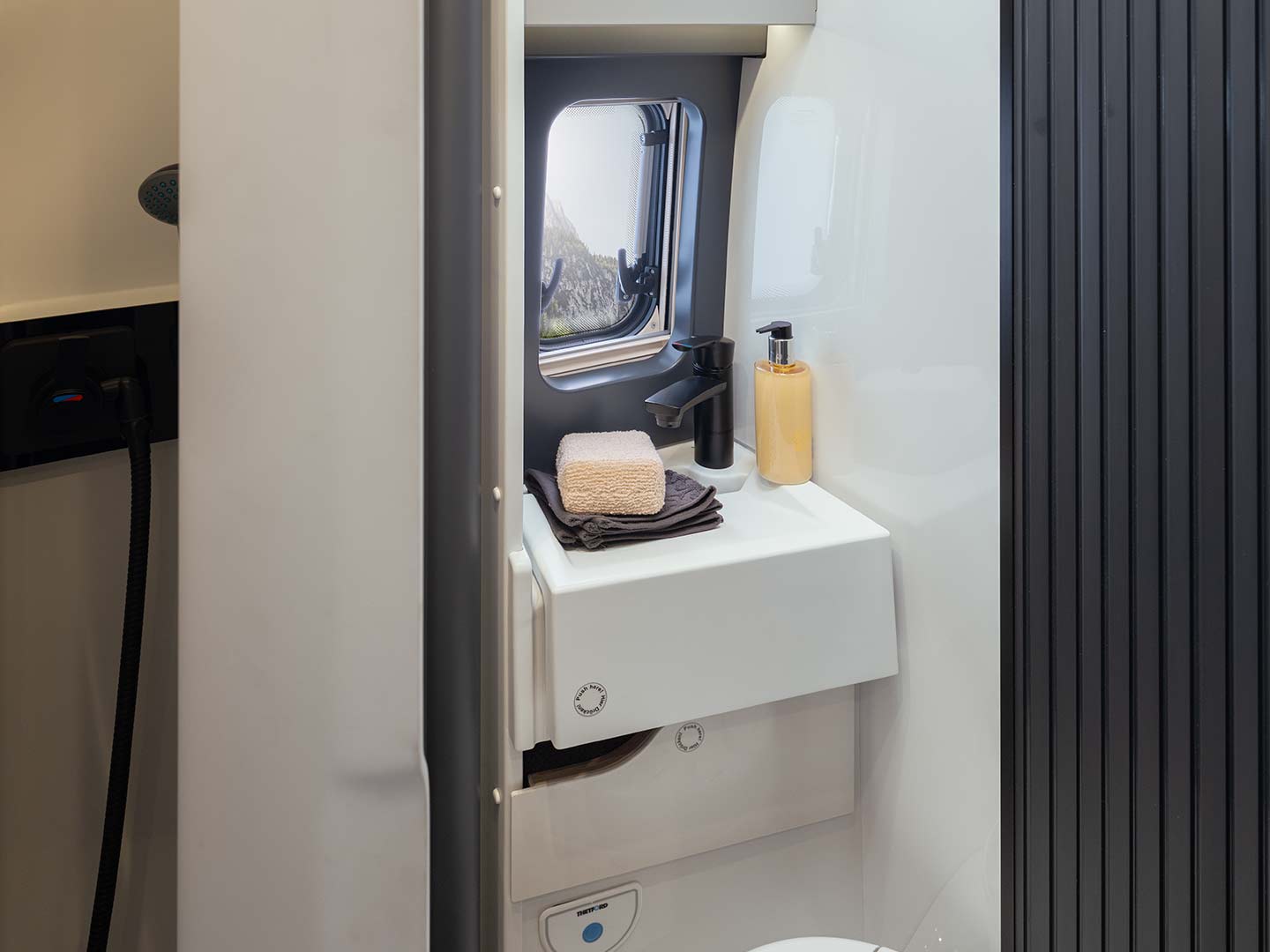 KNAUS BOXTIME bathroom detail