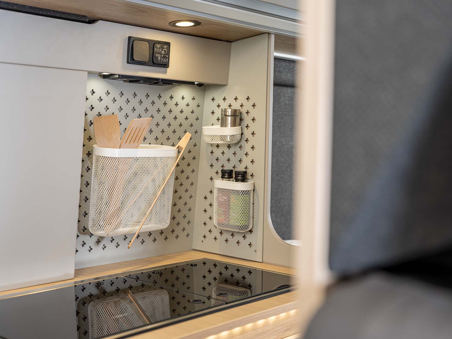 KNAUS BOXTIME storage and bed detail