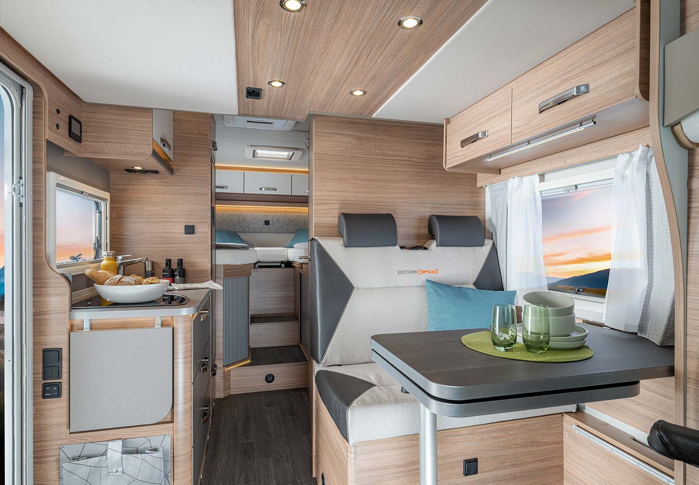 WEINSBERG CaraSuite interior