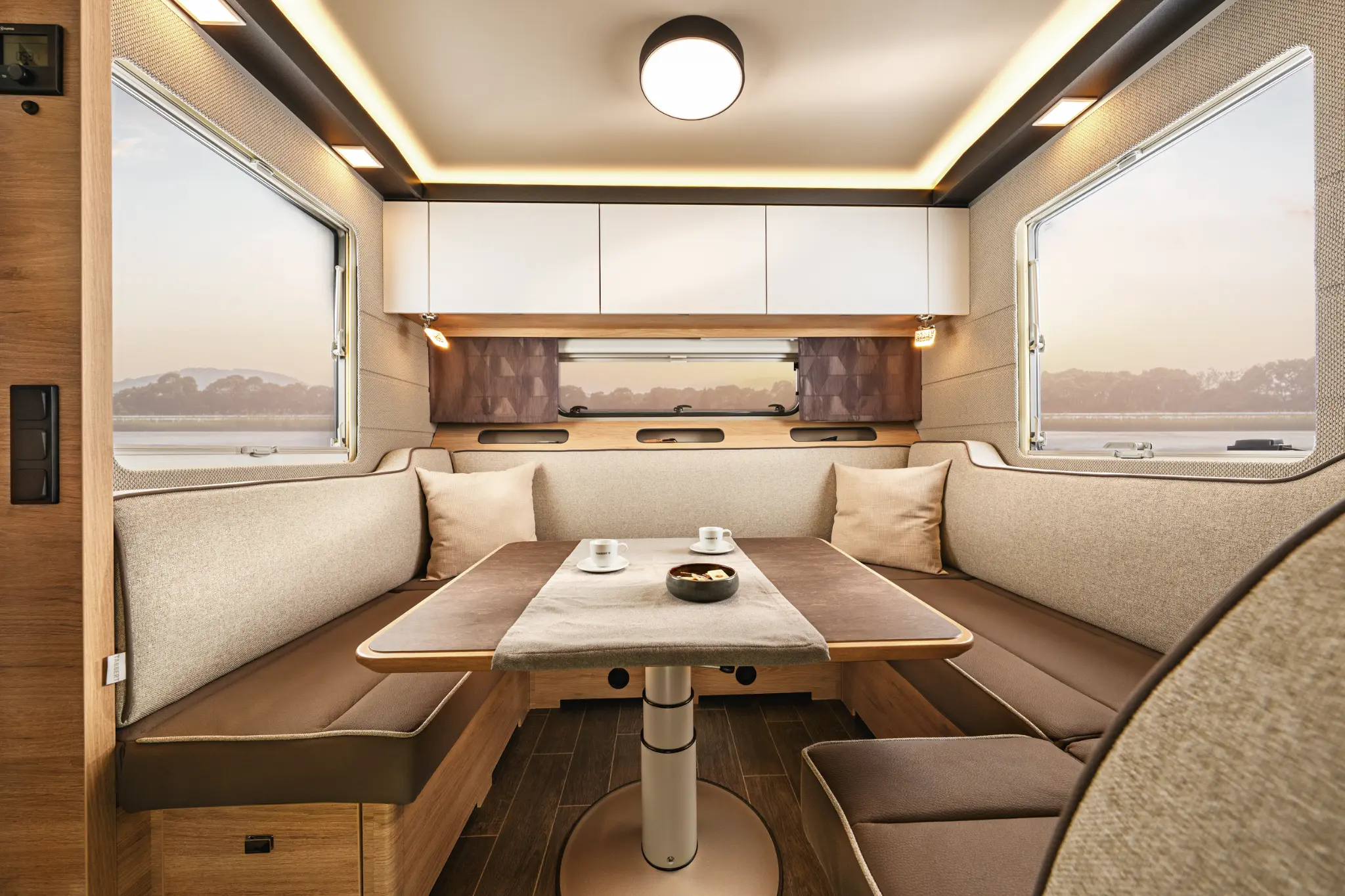 TABBERT Pantiga 550 TDL - Interior seating area